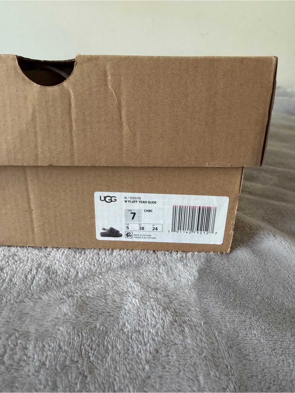 UGG Sandals - Picture 6 of 7